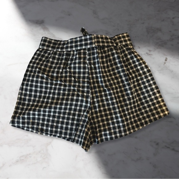 NastyGal Mono Checked Belted Shorts In Size L - Picture 6 of 6